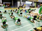 rexi-mainaky-latih-peserta-grand-final-milo-school-competition-2_20151126_150303.jpg