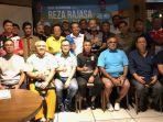 reza-rajasa-di-tengah-tengah-para-pendukungnya.jpg