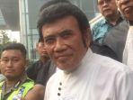 rhoma-irama-ditemui-usai-menghadiri-sidang-ridho-rhoma_20170711_194652.jpg