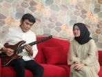 rhoma-irama-kolaborasi-dengan-anisa-rahman-di-lagu-virus-corona_20200508_121940.jpg