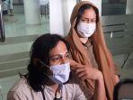 ria-irawan-dan-suami-di-rscm.jpg