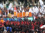 ribuan-buruh-peringati-mayday_20160503_125857.jpg
