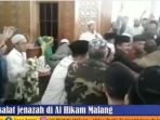 ribuan-nahdliyin-salati-jenazah-kh-hasyim-muzadi_20170316_124609.jpg