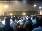 ribuan-orang-salat-tarawih-di-masjid-istiqlal_20170528_131450.jpg