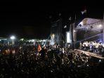 ribuan-orang-yang-tergabung-dalam-relawan-konco-prabowo.jpg