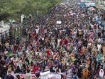 ribuan-pendemo-bangladesh.jpg