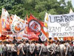 ribuan-the-jakmania-demo-di-seberang-istana_20150505_234410.jpg