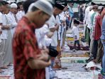 ribuan-umat-muslim-salat-iedul-adha-di-masjid-raya-medan_20170901_105710.jpg