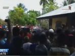ribuan-warga-ntt-datangi-penyerang-siswa-sd_20161213_180149.jpg
