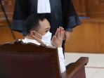 ricky-rizal-jalani-sidang-vonis-di-pn-jaksel_20230214_153846.jpg