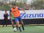 Mengenang Ricky Yacobi, Legenda Timnas Indonesia, Pemain Pertama yang Berkarier di Luar Negeri
