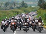 riding-bersama-ribuan-bikers.jpg