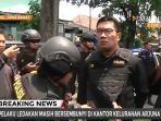 ridwan-kamil-datangi-lokasi-baku-tembak-polisi_20170227_114727.jpg