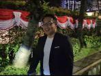 ridwan-kamil-saat-tiba-di-depan-rumah-dinas-ketua-umum-partai-golkar.jpg