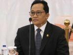ridwan-mansyur-yang-dilantik-sebagai-hakim-mahkamah-konstitusi.jpg