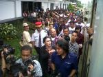 rieke-dan-teten-di-karawang2.jpg