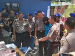 rilis-rokok-ilegal-tanpa-cukai_20170308_153245.jpg