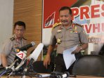 rilis-tersangka-teror-jakarta_20160116_190409.jpg