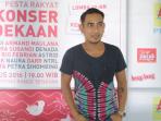 rio-febrian-ditemui-di-kawasan-senayan_20160817_172444.jpg