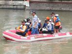 risma-naik-perahu_20141206_144928.jpg