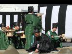 ritual-peletakan-batu-pertama-seusai-suksesi-tahta-kekaisaran-jepang.jpg