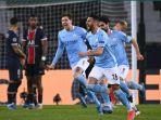 riyad-mahrez-sukses-mencetak-gol-ke-gawang-psg.jpg