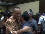 rizal-abdullah-usai-divonis-3-tahun-penjara_20151128_090218.jpg