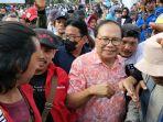 rizal-ramli-dalam-demo-buruh-nih3.jpg