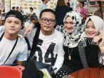 rizky-febian-kenang-masa-lalunya-yang-pilu-saat-harus-temani-sang-ibu-nyinden.jpg
