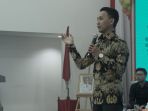 robert-edy-sudarwan-narsum-seminar-pendidikan-guru_20191008_012045.jpg