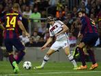 robert-lewandowski-javier-mascherano-gerard-pique_20150507_080108.jpg