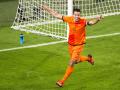 robin-van-persie-merayakan-hattrick-ke-gawang-hongaria.jpg