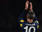 robin-van-persie-tepukpramukaaaa_20170213_141514.jpg