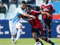 robinho-kejar-bola-lawan.jpg