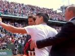 roger-federer-fans-selfie-2_20150527_041239.jpg