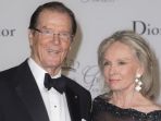 roger-moore-dan-istrinya-kristina-tholstrup_20170524_012611.jpg