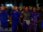 rohis-saat-telah-dievakuasi-ke-pelabuhan-brondong_20170127_204326.jpg