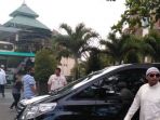 rombongan-raja-salman-salat-jumat-di-masjid-agung-ibnu-baitutah_20170310_133742.jpg
