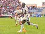 romelu-lukaku-berelebrasi-saat-menjebol-gawang-cagliari.jpg
