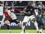 romelu-lukaku-dihadang-pemain-lawan-saat.jpg