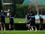 romelu-lukaku-menghadiri-sesi-latihan-tim-di-appiano-gentile.jpg