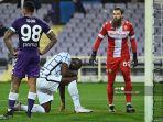 romelu-lukaku-tengah-bereaksi-di-samping-kiper-fiorentina.jpg