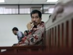 romi-herton-bersiap-jalani-sidang-tuntutan_20150212_200707.jpg