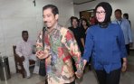 romi-herton-dan-istri-jalani-sidang-lanjutan_20150108_150206.jpg