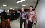romi-herton-dan-istrinya-jalani-sidang-lanjutan_20141206_180718.jpg