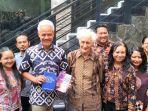 romo-magnis-suseno-memberikan-dua-buku-keganjar-pranowo.jpg