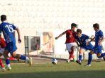 ronaldo-kwateh-saat-mencoba-melewati-hadangan-pemain-moldova-u-20.jpg