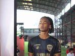 ronaldo-kwateh-secara-resmi-diperkenalkan-muangthong-united.jpg