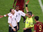 rooney-mendapat-karu-merah-di-piala-dunia-2006.jpg
