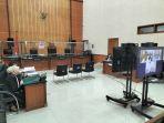roy-suryo-sidang-meme-stupa-nih3.jpg